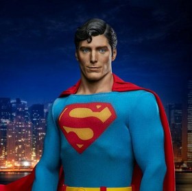 Superman: The Movie Superman Premium Format Figure by Sideshow Collectibles